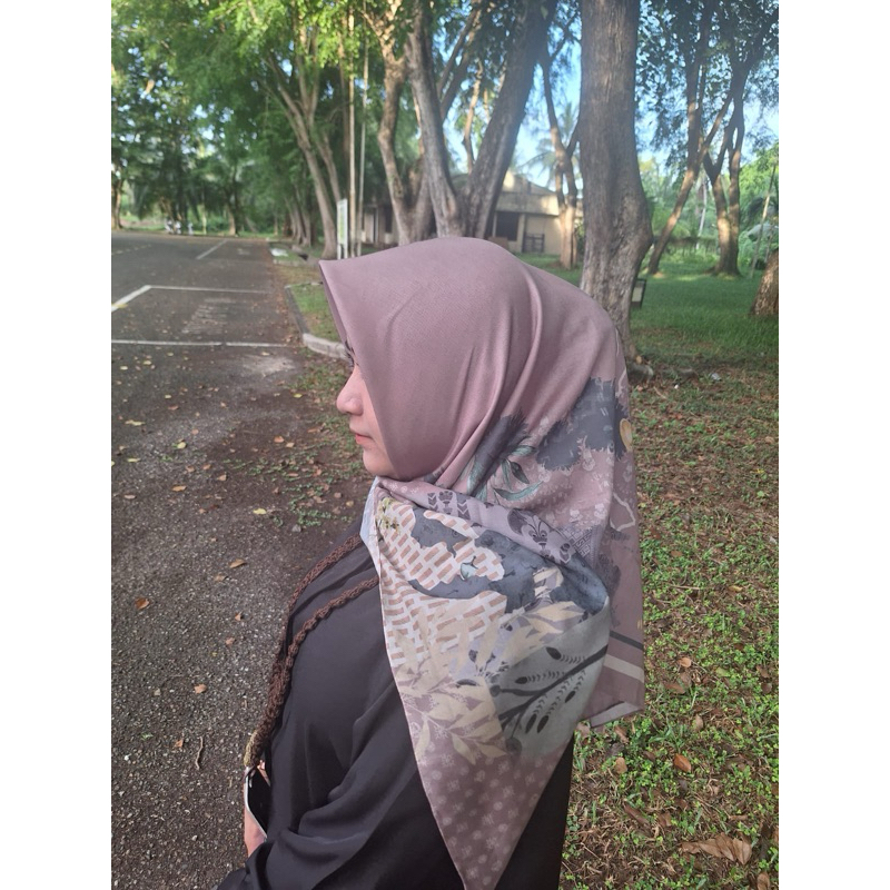 Preloved hijab / jilbab Ria Miranda