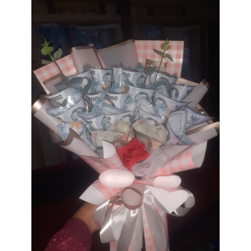 buket uang buat acara wisuda uang 2 ribu buketsilvirkuin