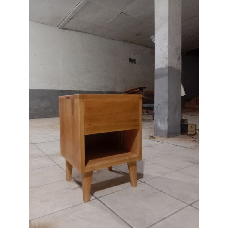 

Meja Nakas Laci 1 Bedside Table kayu mahoni Ukuran 50x40x30 cm