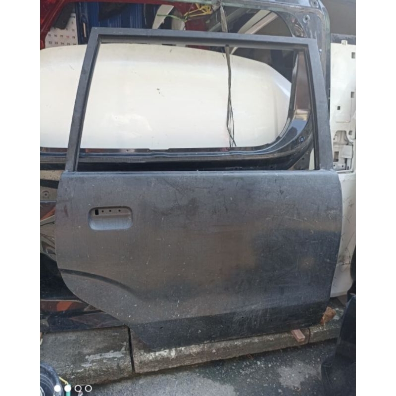 Pintu tengah depan Kanan Mobil Toyota Avanza Original copotan