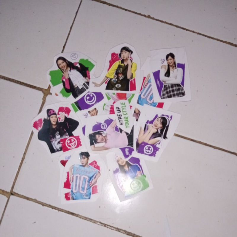 

Stiker Axioo x JKT48 official (satuan)