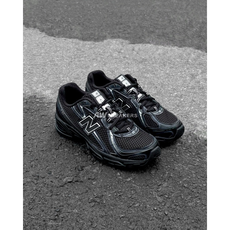 New Balance 740 Originals