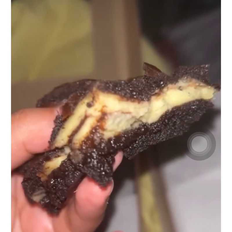 

Fudgy brownies cheese medium + choco chip