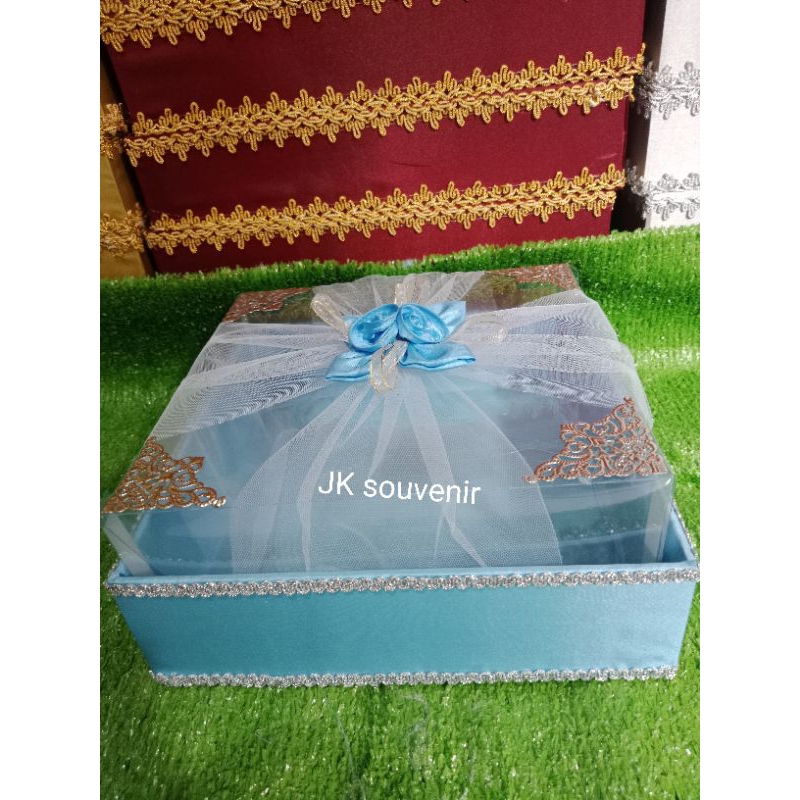 

kotak satuan kue kotak hantaran sudut siku mika tile + biru muda
