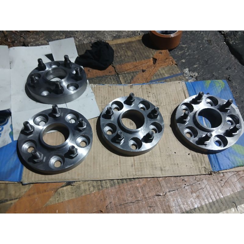 adaptor velg tebal 2 cm 4pc 5x100 ke 5x114 subaru,altis,velos,sienta