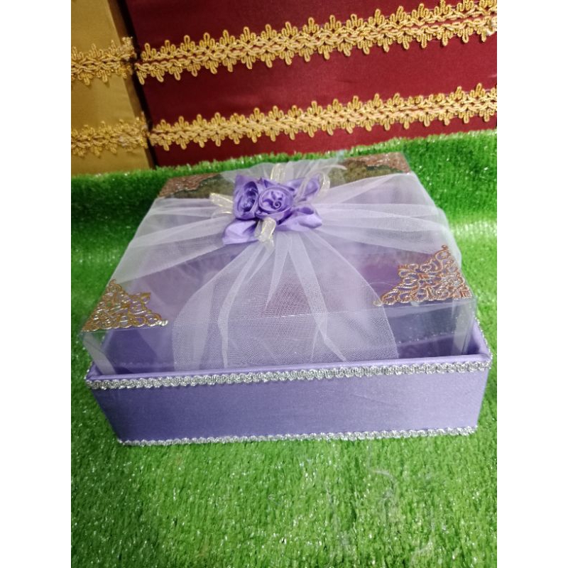 

kotak satuan kue kotak hantaran sudut siku mika tile + ungu muda