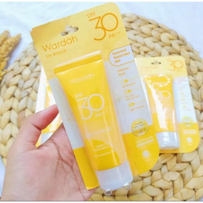 sunscreen Wardah kuning gel spf 35 berstektur lembut