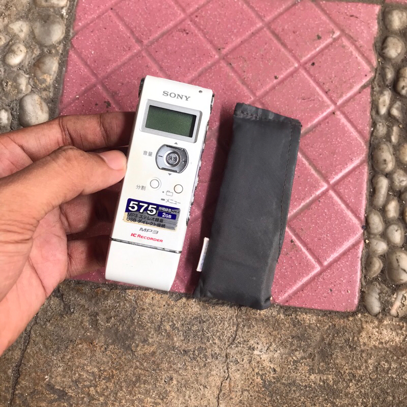 sony icd ux81 voice recorder