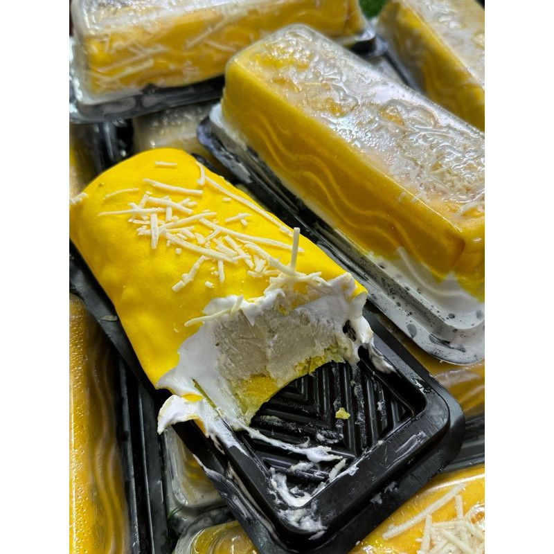 

Pancake Durian Roll Premium