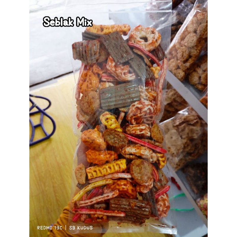 

Seblak Mix Daun Jeruk