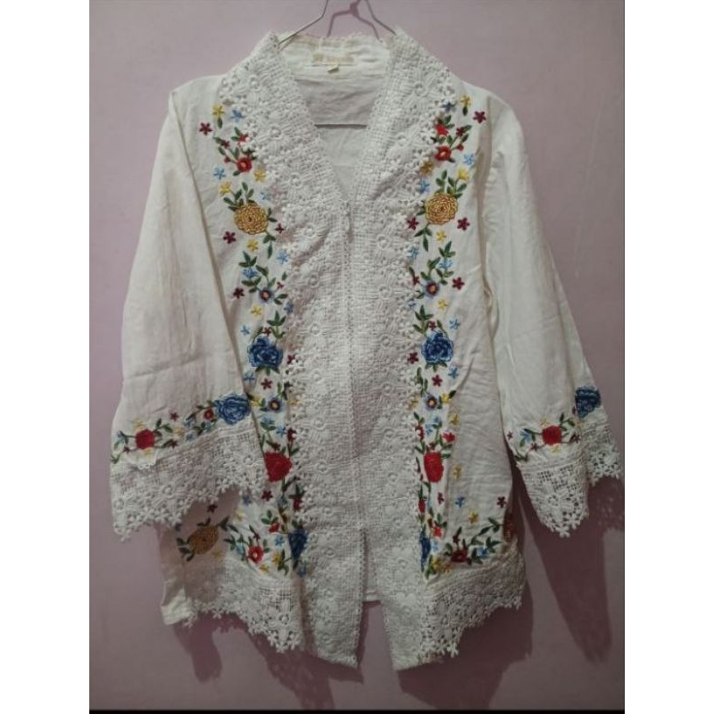 Preloved Kebaya Encim Putih