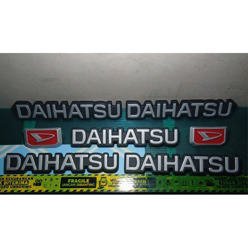 Emblem Daihatsu Grill Taft Ori