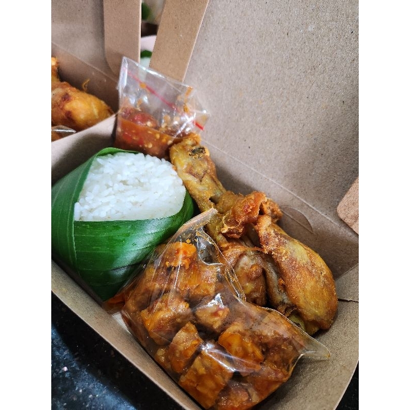 

PAKET NASI AYAM 1 / MASAKAN RUMAHAN