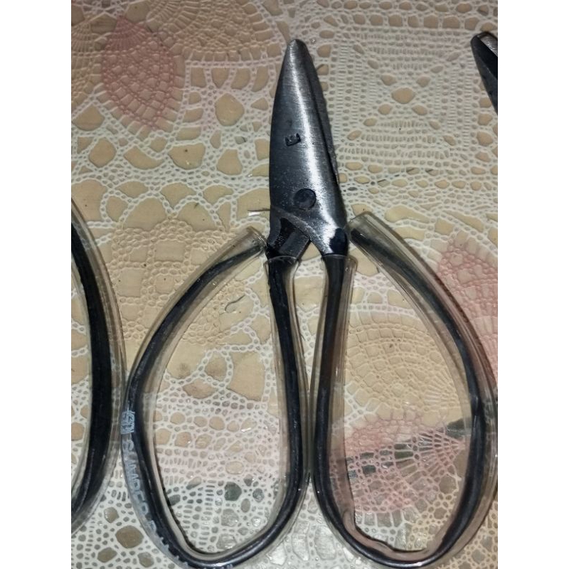 

Gunting SKT Size besar bahan baja Strip