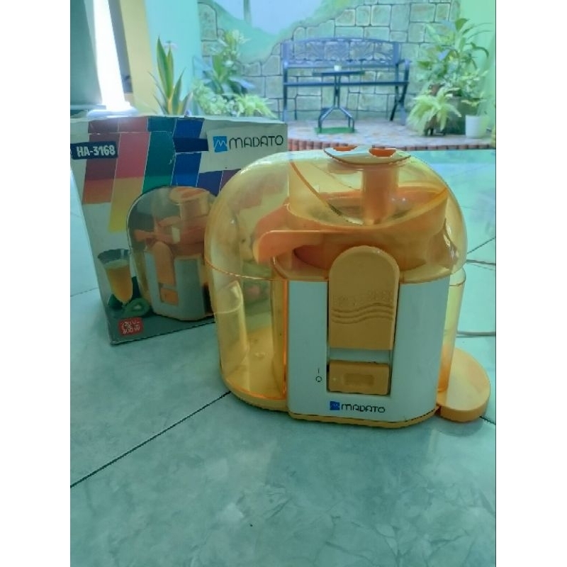 blender JUICER BUAH Madato