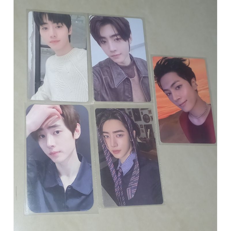 SUNGHOON PILLOW NECK PHOTOCARD