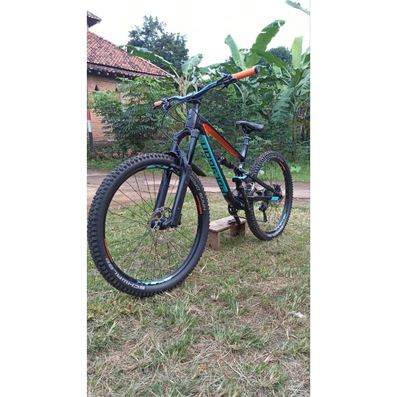 sepada gunung poligon