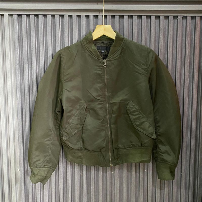 Preloved jaket pria Uniqlo, jaket cowok, jaket bomber