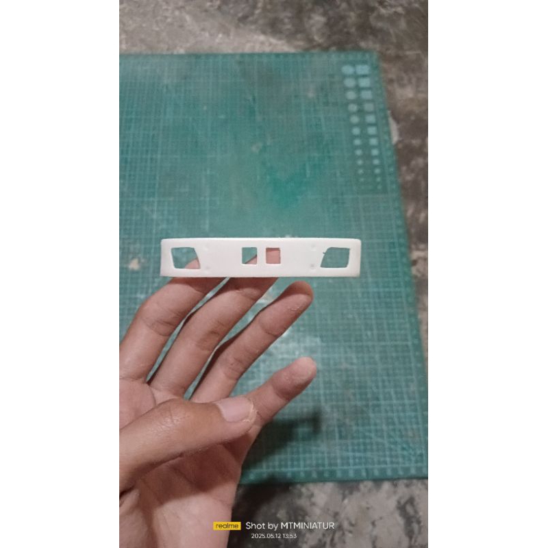 Bemper Canter Ori Miniatur Truk Plastik