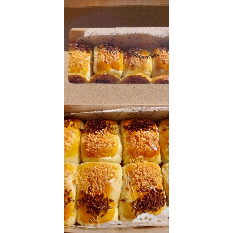 

Bolen pisang coklat dan coklat keju homemade 1box isi 10pcs