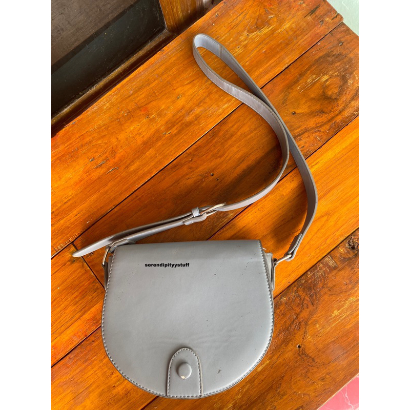 preloved tas STRADIVARIUS