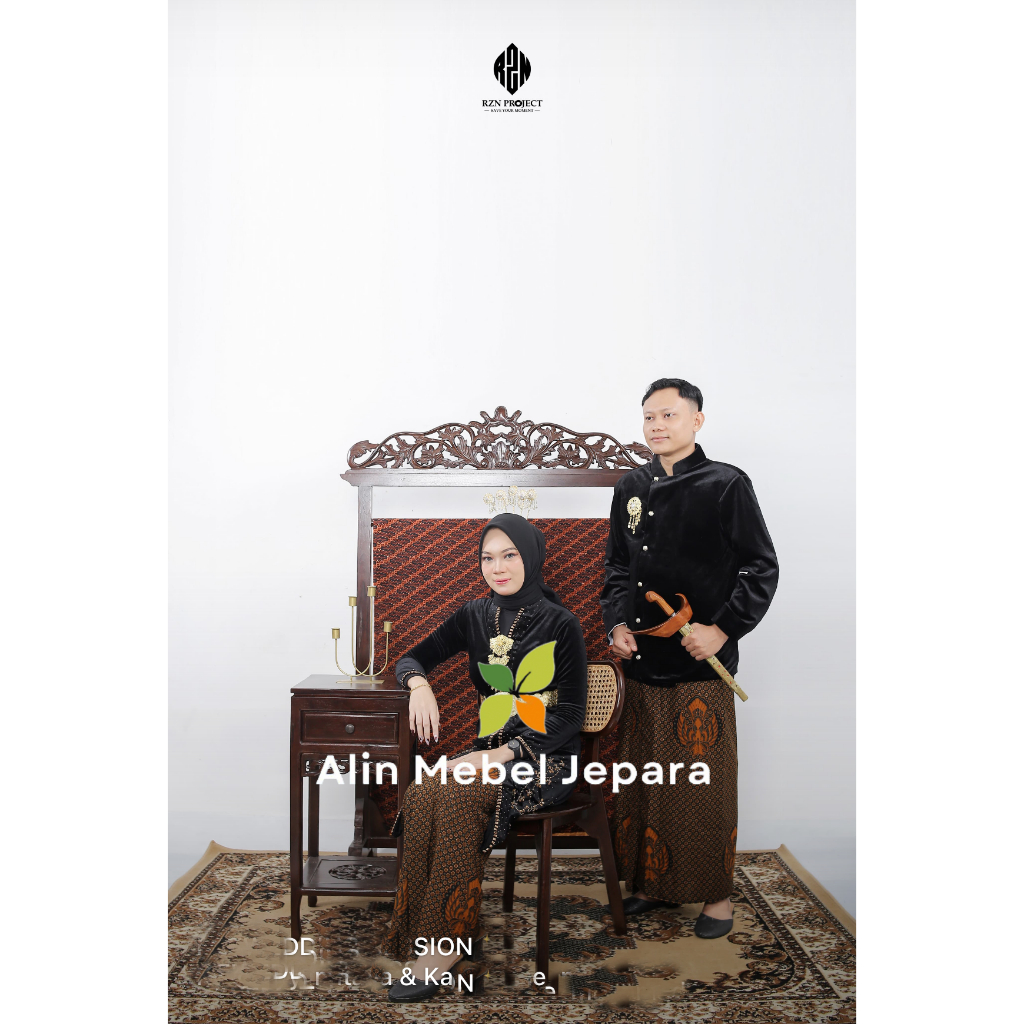 Meja Studio Foto, Gantungan Batik, Kursi rotan, Properti Studio Foto
