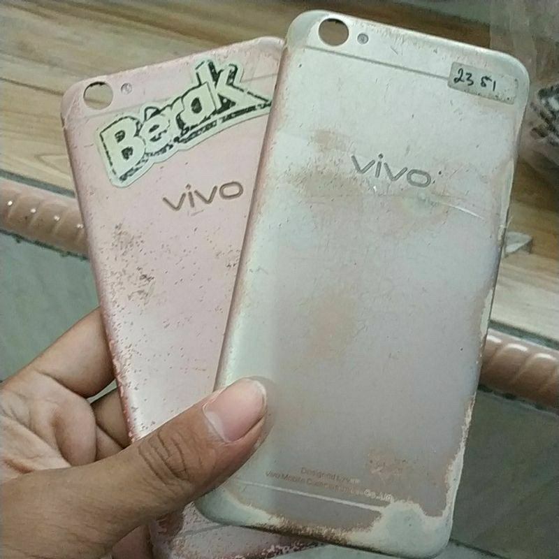 backdoor bekas Vivo y55,minus kurang tombol,fisik sesuai gambar