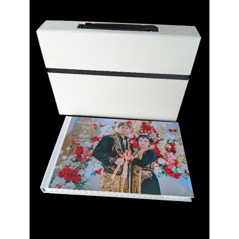 Cetak Foto Album Kolase 20x30 Plus Koper Kulit