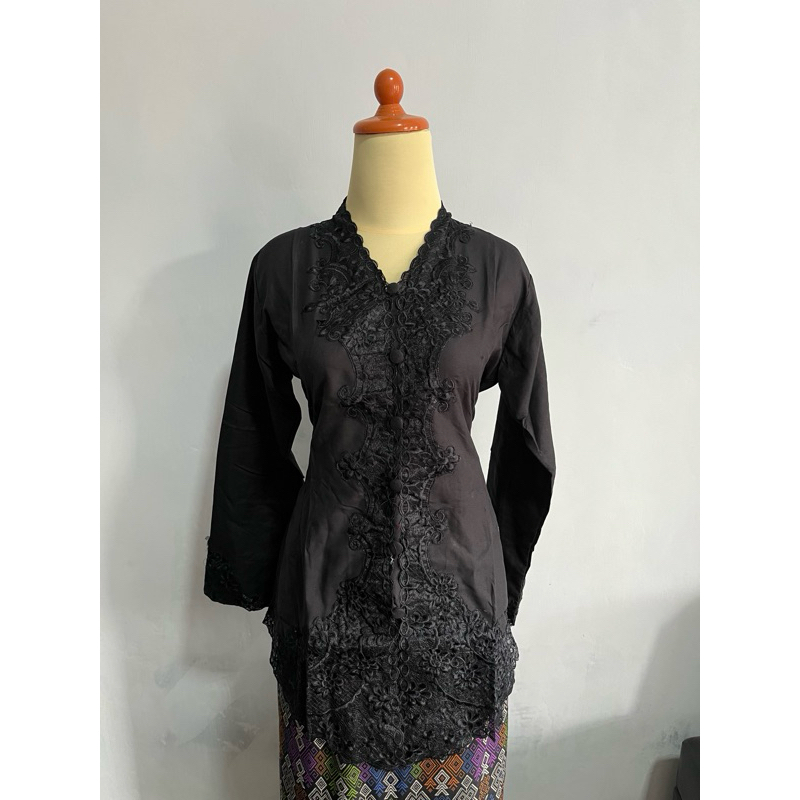 KEBAYA ENCIM SENADA MODERN BORDIR POLOS - HITAM
