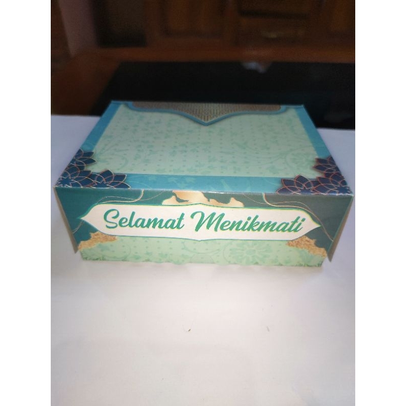 

KARDUS KUE / KOTAK DUS KUE SNACK 11,5 x 15 x 7