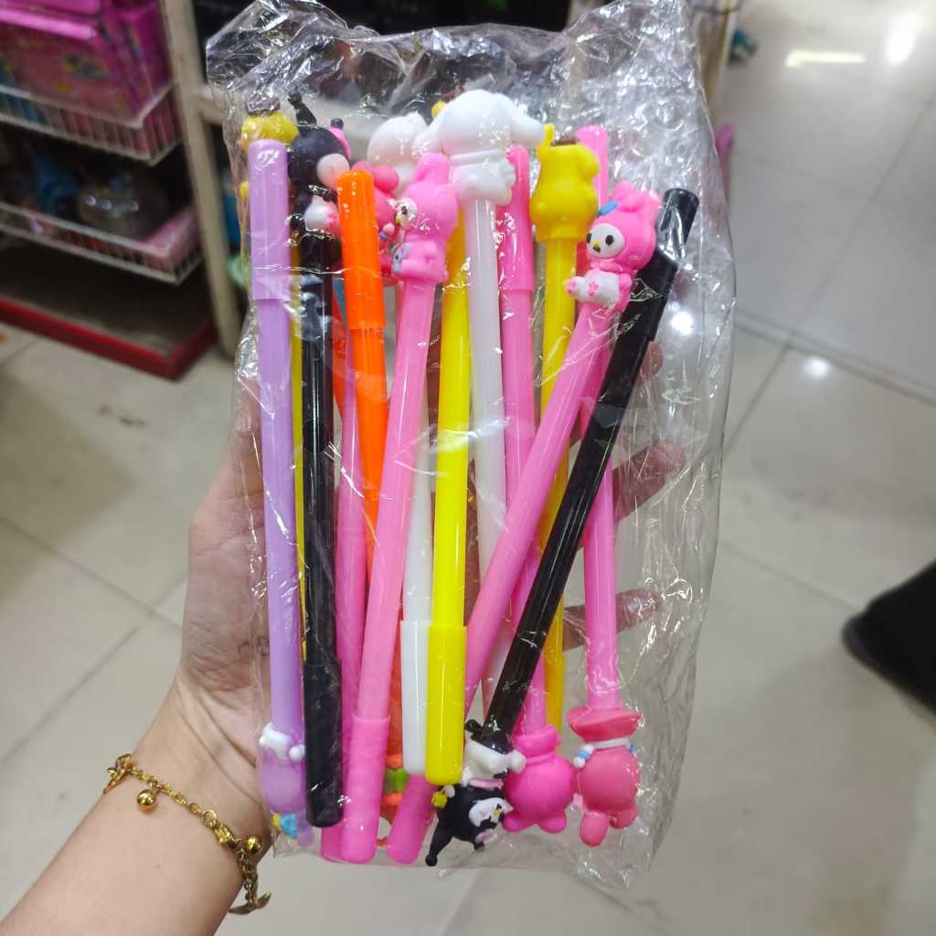 

GROSIR PULPEN SET SANRIO WIHT POUCH ISI 20 PCS