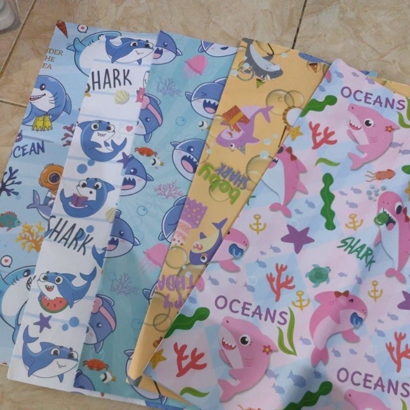 

kertas kado baby shark 65x50 harga perlembar doff