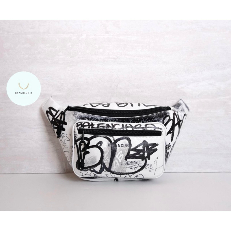 Balenciaga Beltbag / Bumbag Explorer Graffiti Arena Lamb Skin in White