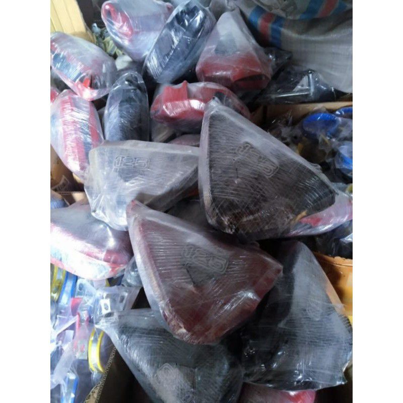 Tutup Tempong box aki cb 125 warna besi tepong