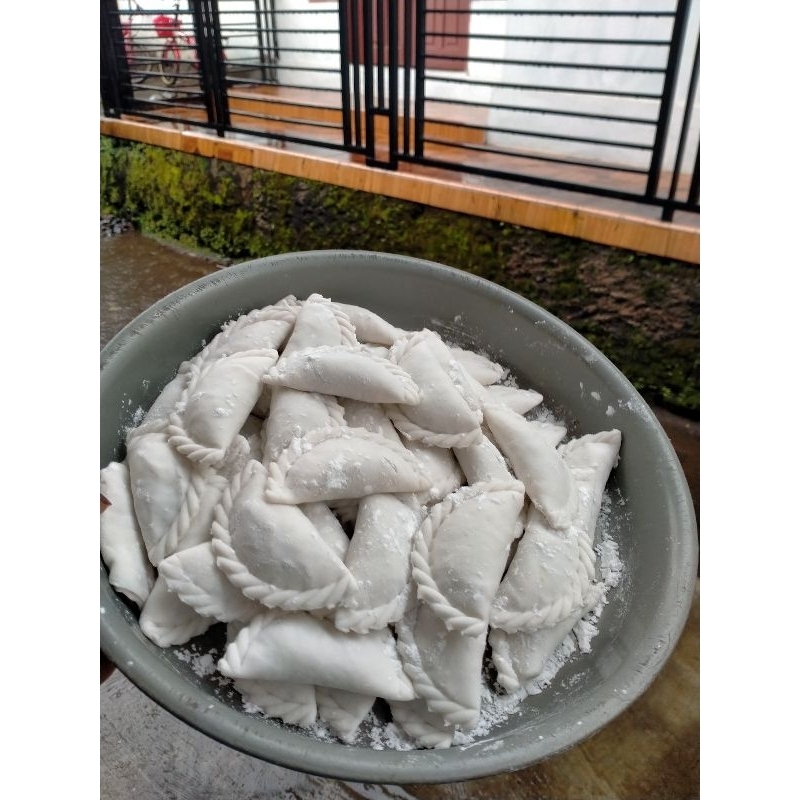 

Cireng isi ayam pedas isi(5pcs)cireng ayam suir pedas