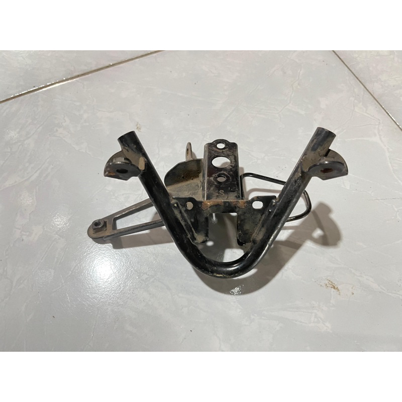 Breket Dudukan Body Depan Tameng Dasi Mio M3 Mio Z ORI