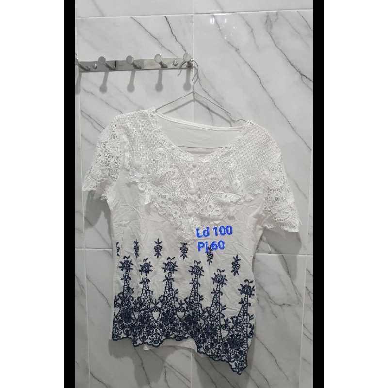 atasan renda preloved