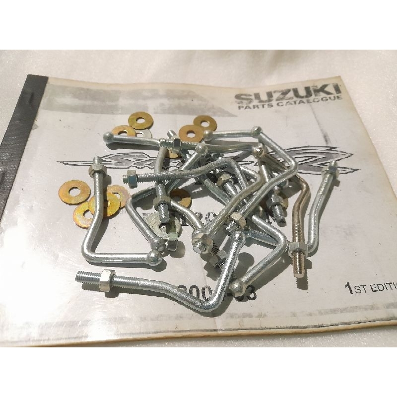 Baut gantungan barang motor universal