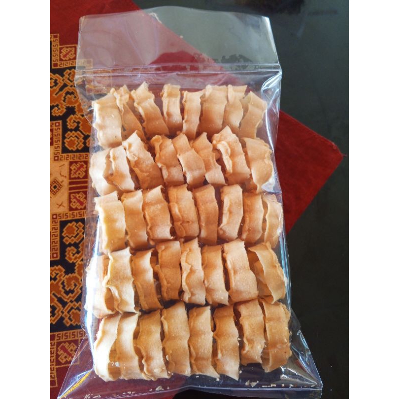 

Kembang goyang pedas dan manis