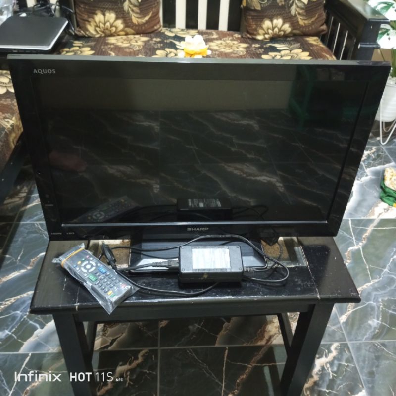 TV LED Sharp Aquos Analog 22 inch Normal.