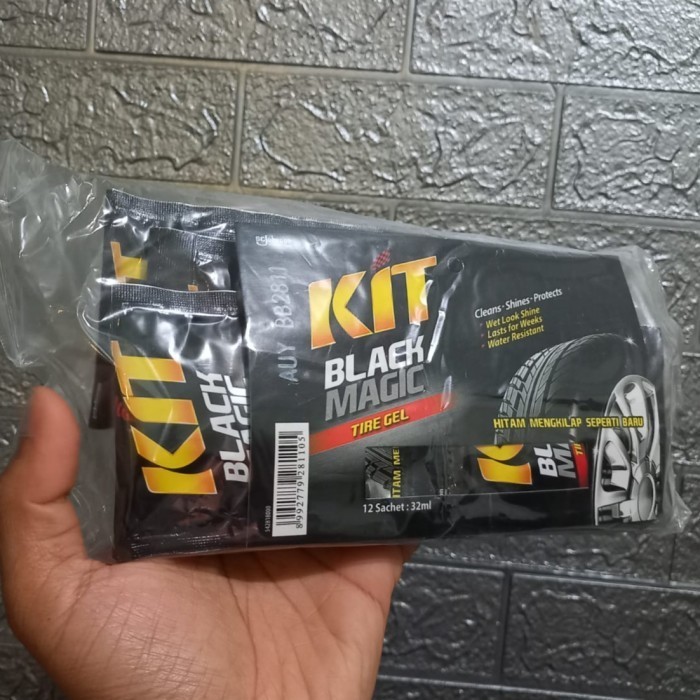 Awet Semir Ban Kit Black Magic Pouch / Kit Semir Ban Sachet