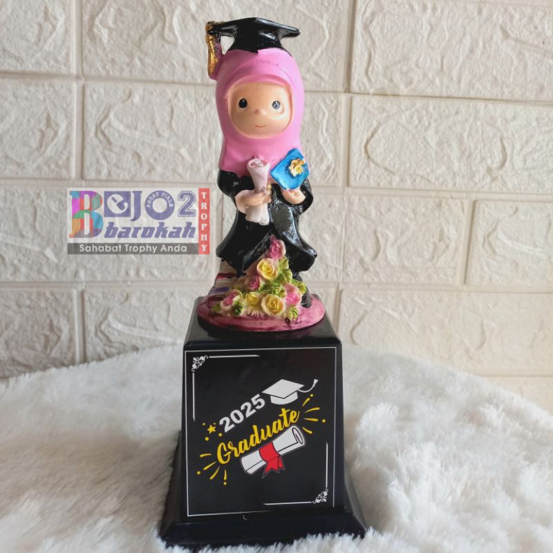 Trophy wisuda tinggi -+24cm/ Piala wisuda Termurah / Patung boneka piala / trophy wisuda / piala wis