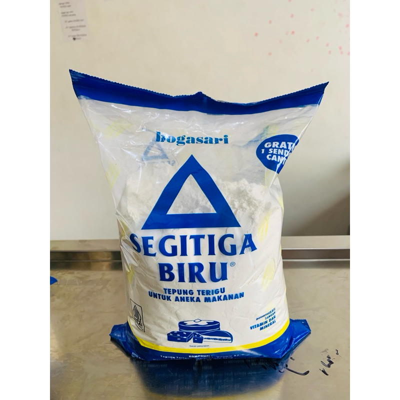 

tepung terigu segitiga biru