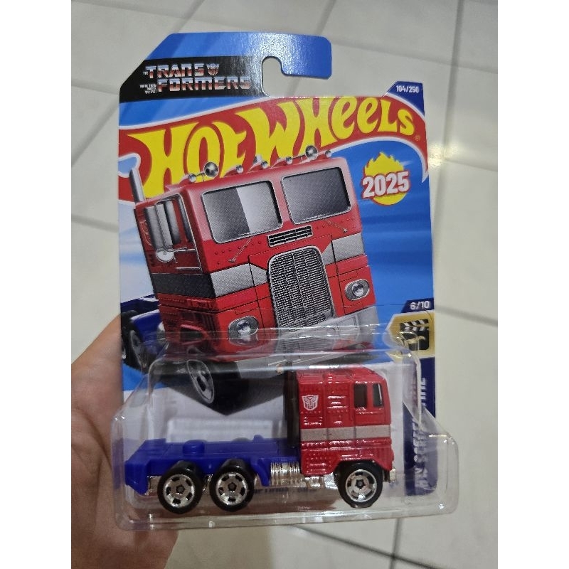 Hotwheels Optimus Prime