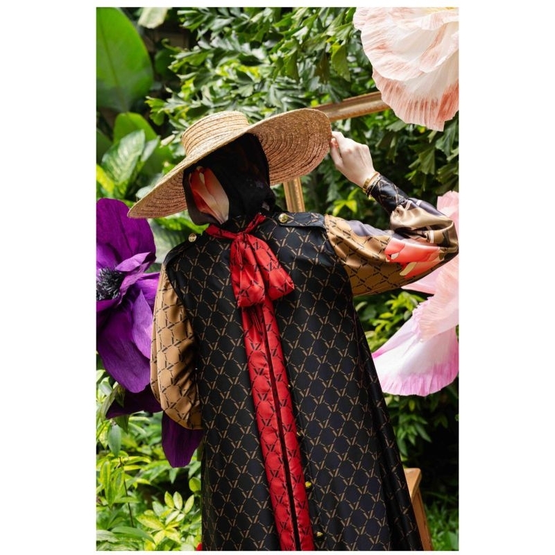 Vz Elysium black dress