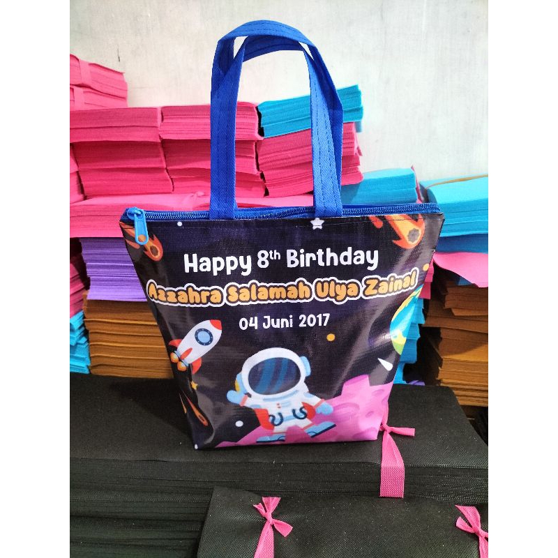 

Tas ultah resleting mickey goodie bag snack ulang tahun ultah anak termurah dan terlaris