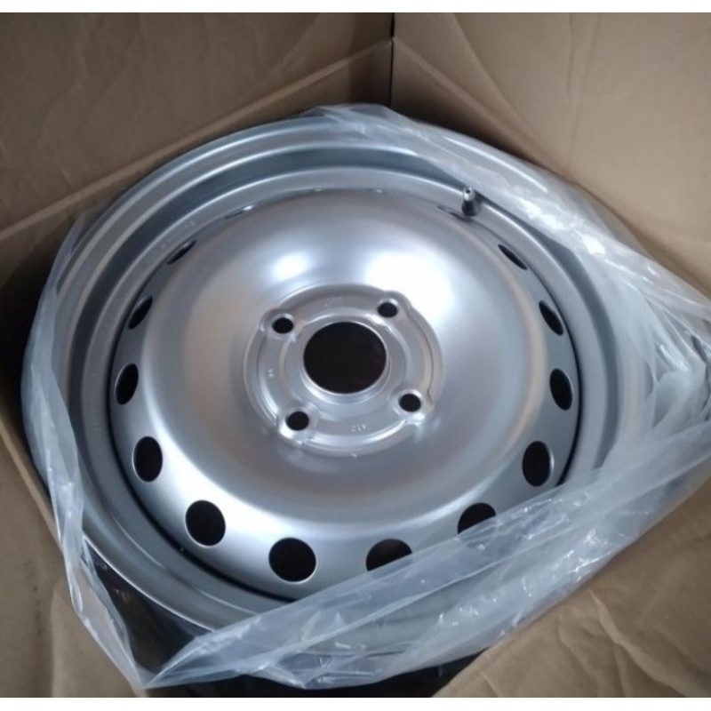 velg mobil original wuling