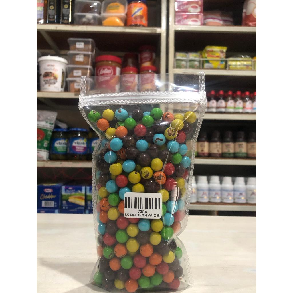 

LAGIE GOLDEN MINI WARNA-WARNI 250GR X 1 ECER, COKLAT ISI BISCUIT, COCOK UNTUK TOPPING ICE CREAM/CAKE DLL