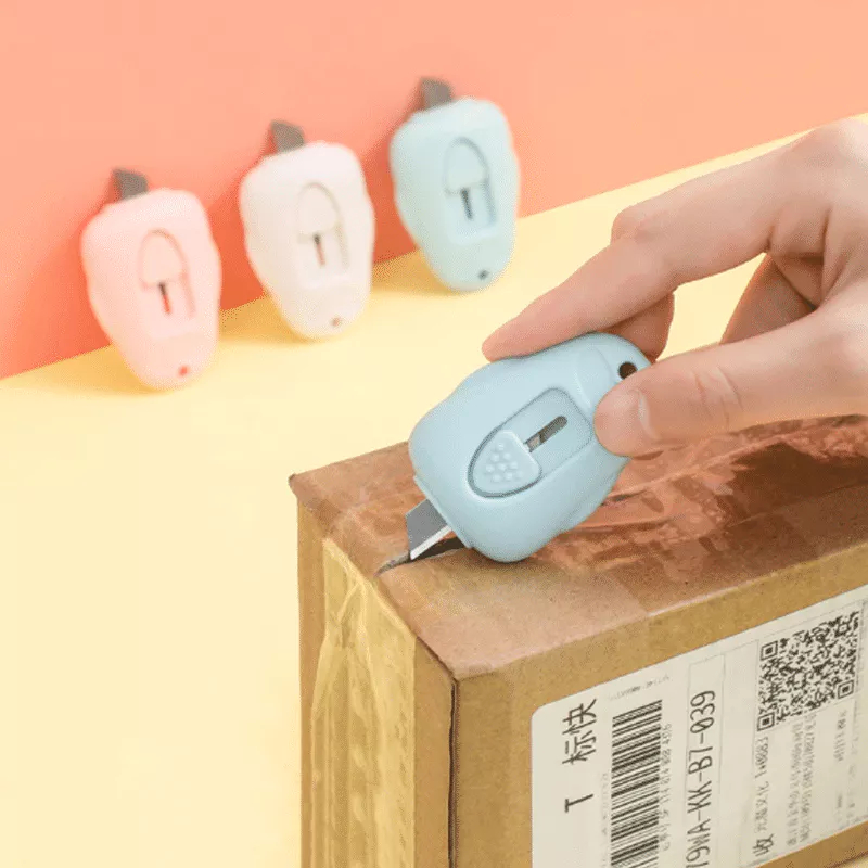 

MINI CUTTER PORTABLE / PISAU PEMOTONG KERTAS DAN PAKET UNBOXING SERBAGUNA