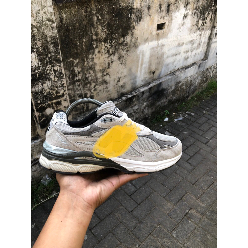 sepatuu NB 990v3